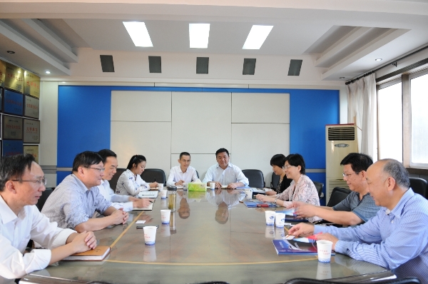 蕪湖縣人大常委會(huì)黨組書記、主任楊文玲一行來(lái)舜龍公司調(diào)研